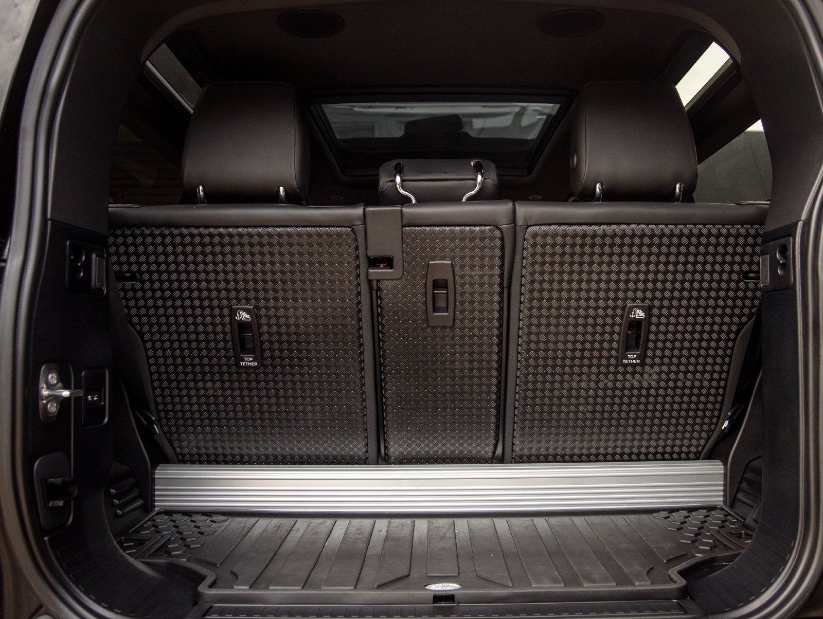 2022 Land Rover Defender 90 V8