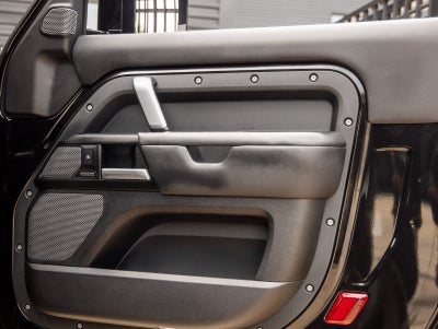 2022 Land Rover Defender 90 V8