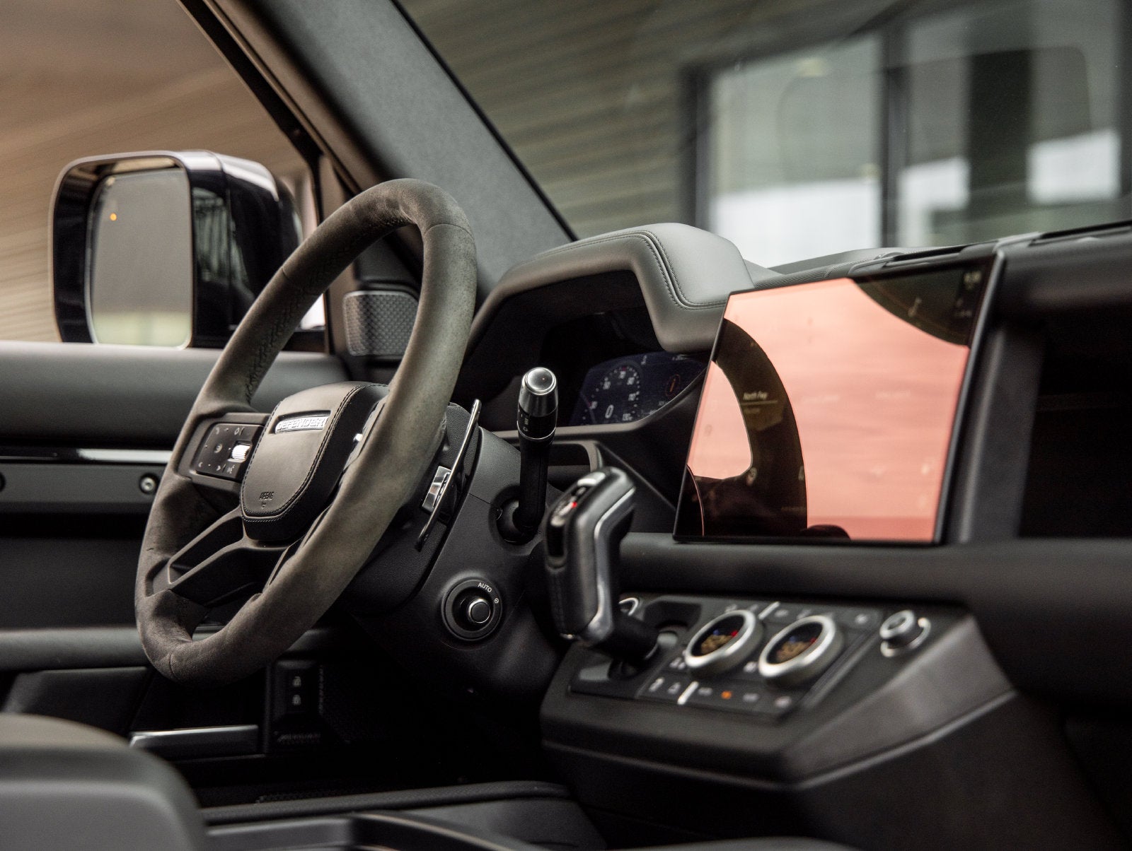 2022 Land Rover Defender 90 V8