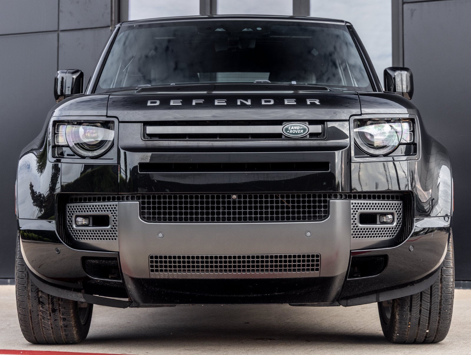 2022 Land Rover Defender 90 V8