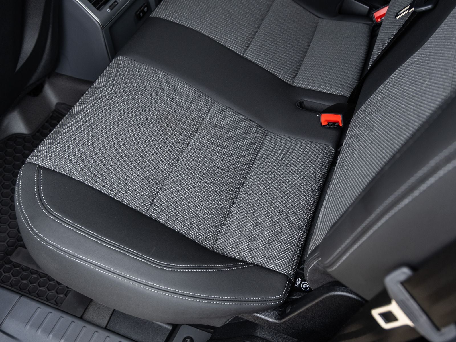 2025 INEOS Grenadier Quartermaster Fieldmaster Edition