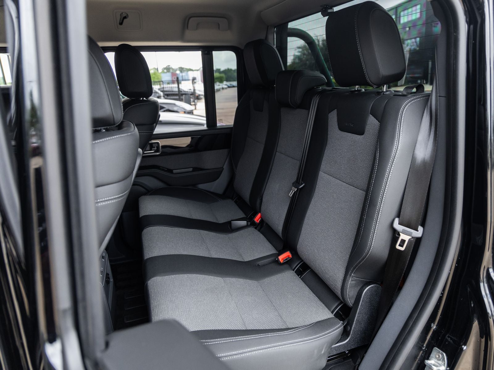 2025 INEOS Grenadier Quartermaster Fieldmaster Edition