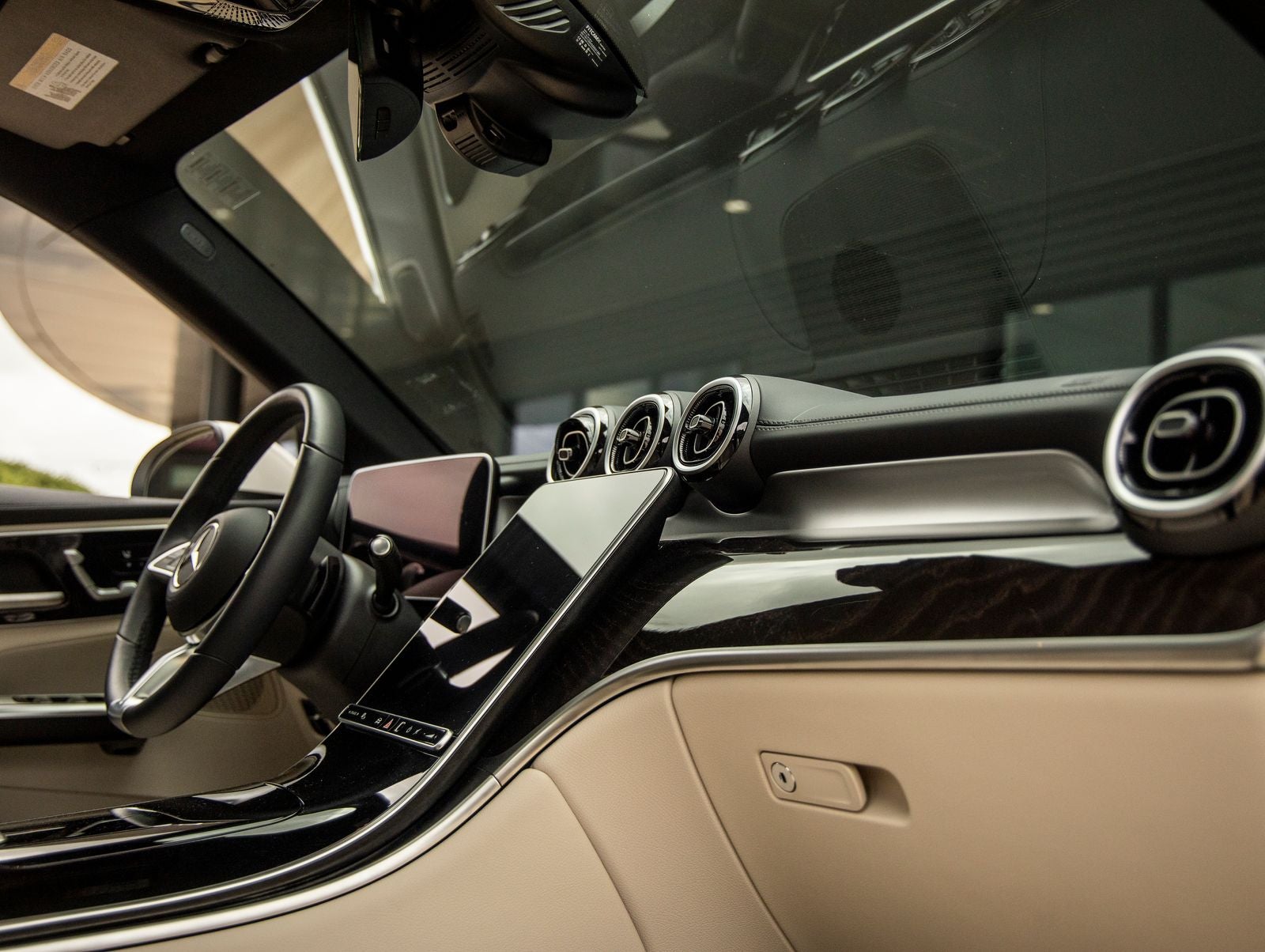 2025 Mercedes-Benz GLC GLC 300