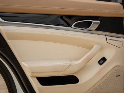 2016 Porsche Panamera Panamera Edition