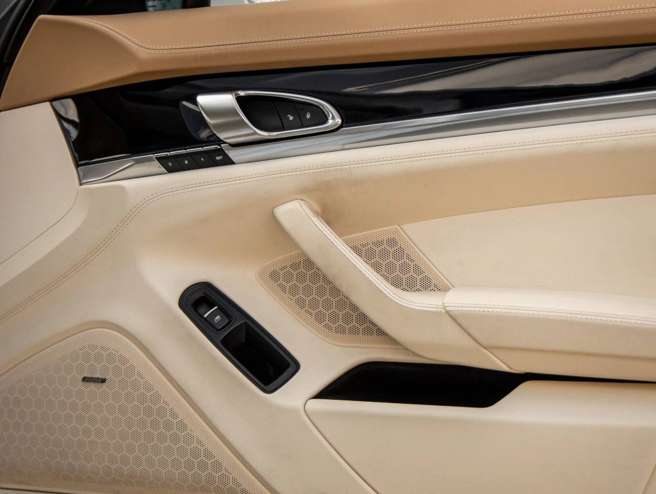 2016 Porsche Panamera Panamera Edition