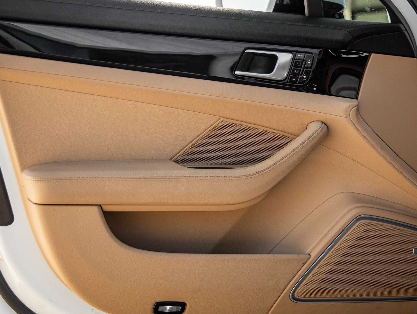 2018 Porsche Panamera Panamera