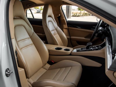 2018 Porsche Panamera Panamera