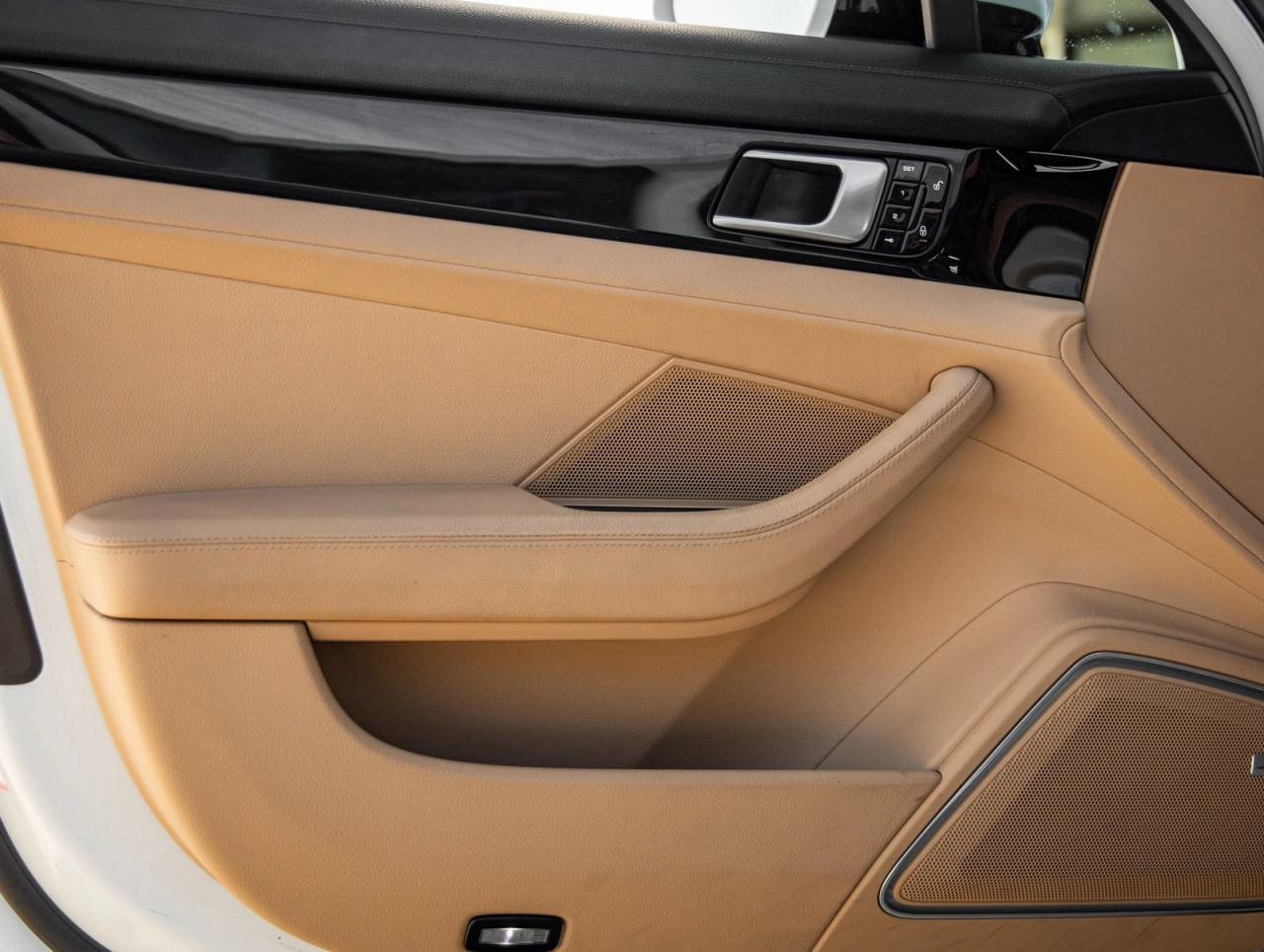 2018 Porsche Panamera Panamera