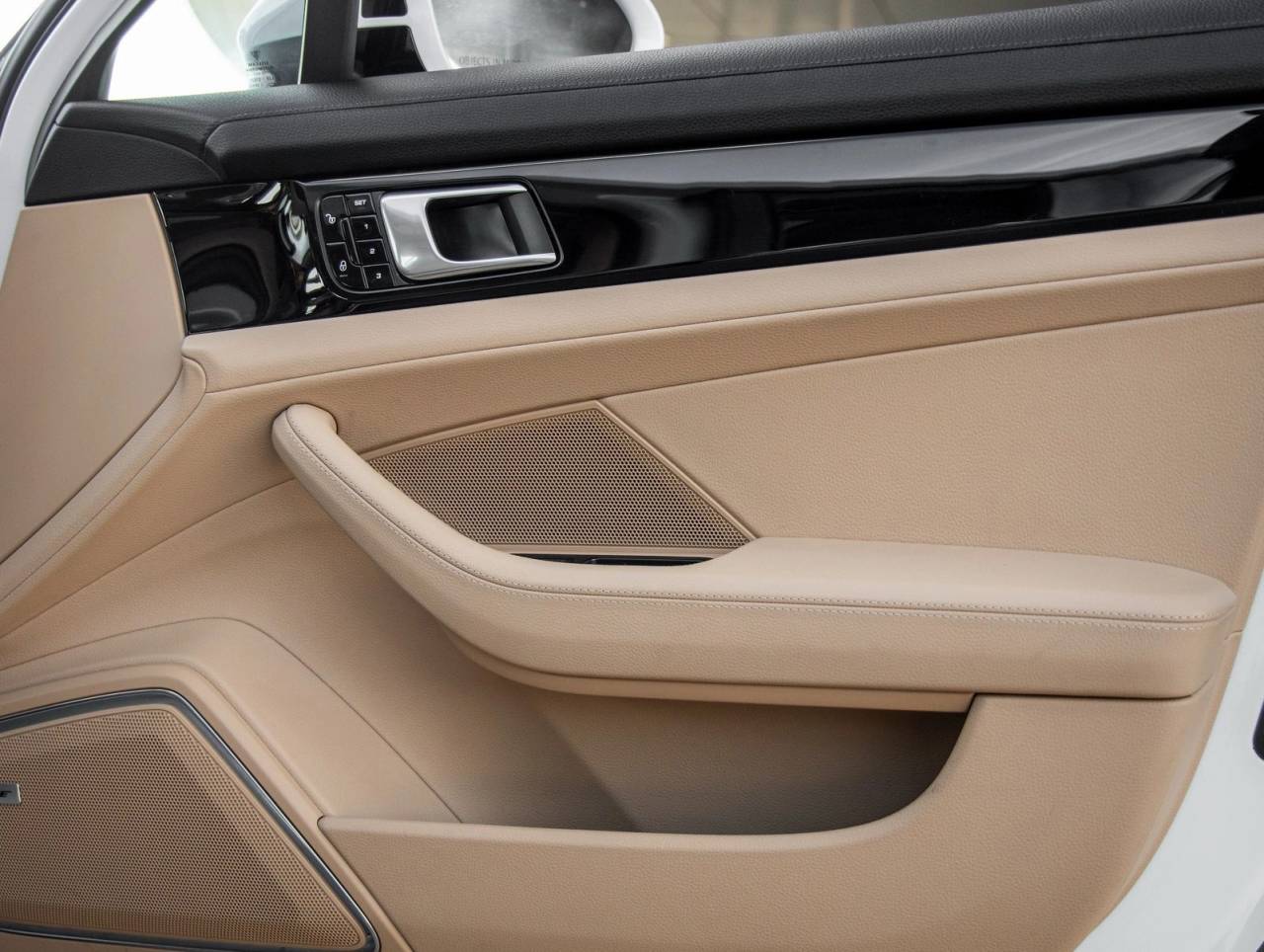 2018 Porsche Panamera Panamera