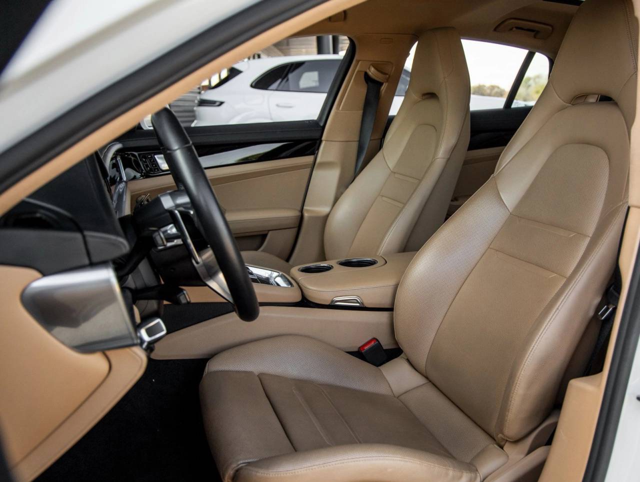 2018 Porsche Panamera Panamera