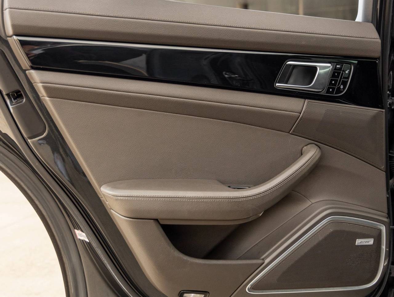 2017 Porsche Panamera Panamera