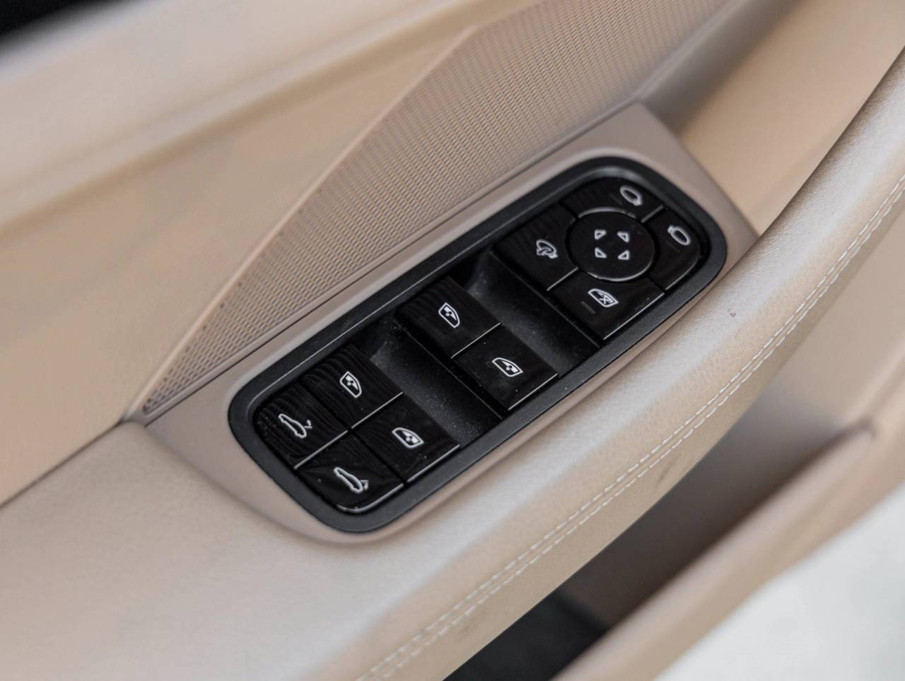 2018 Porsche Panamera Panamera