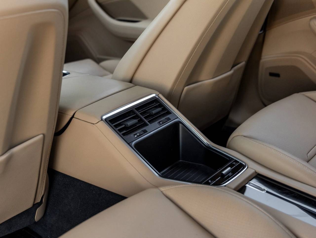 2018 Porsche Panamera Panamera