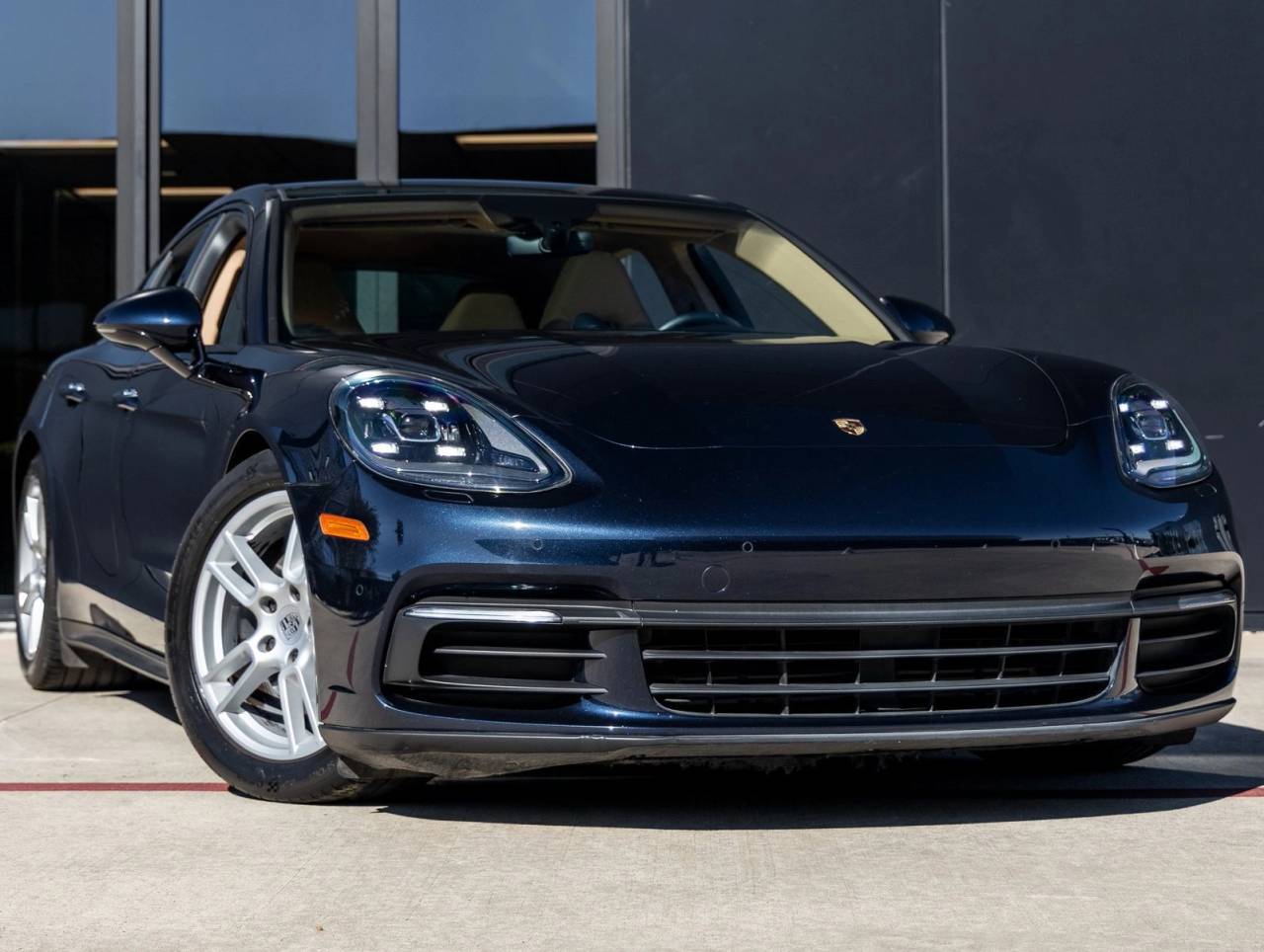 2018 Porsche Panamera Panamera