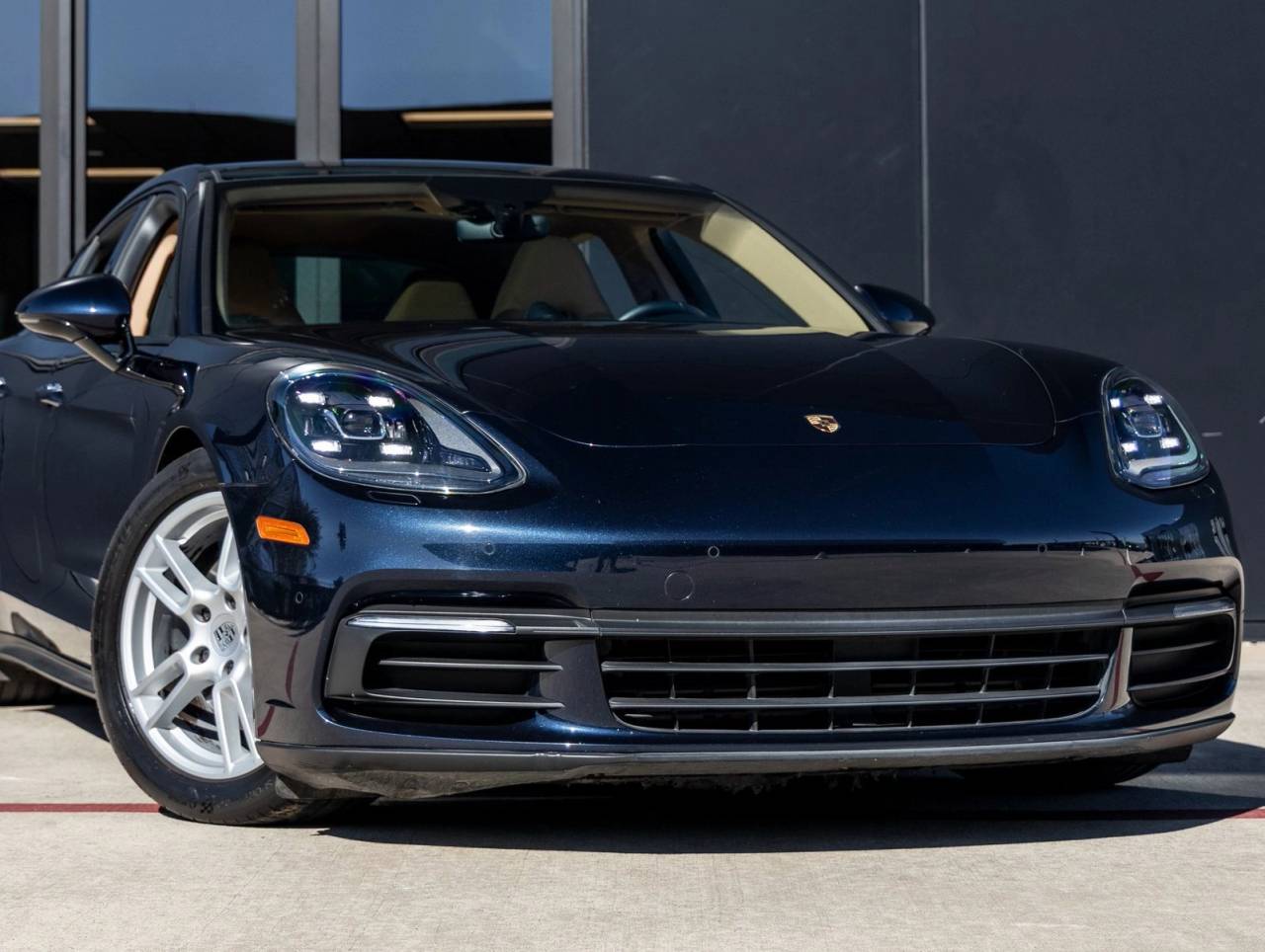 2018 Porsche Panamera Panamera