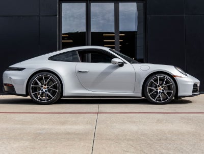 2025 Porsche 911 Carrera