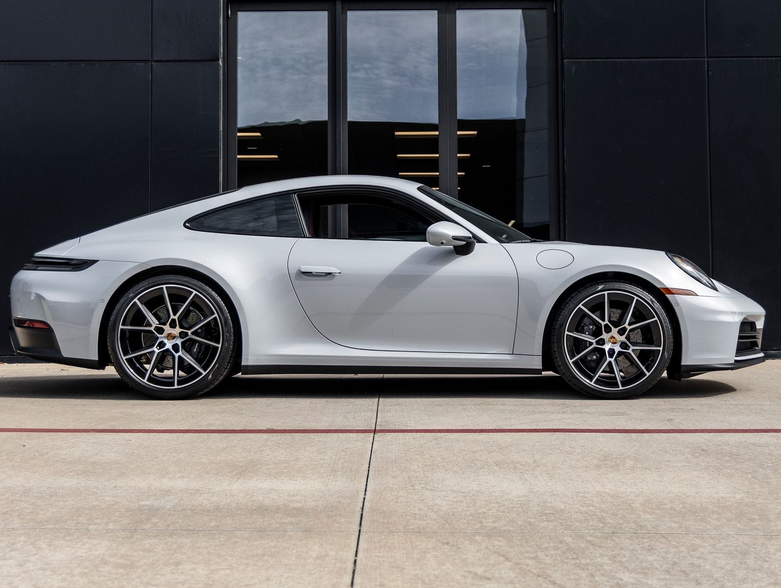 2025 Porsche 911 Carrera