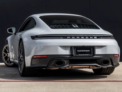 2025 Porsche 911 Carrera