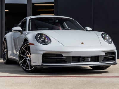 2025 Porsche 911 Carrera