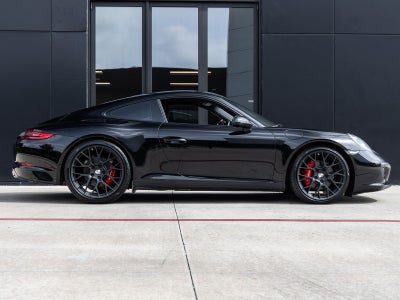 2019 Porsche 911 Carrera