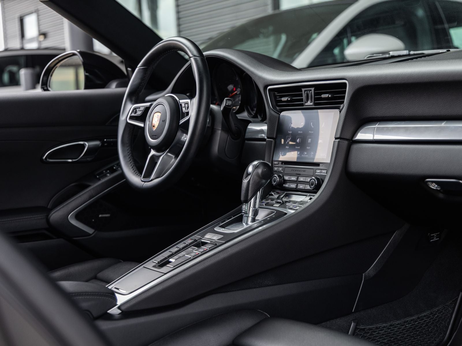 2019 Porsche 911 Carrera