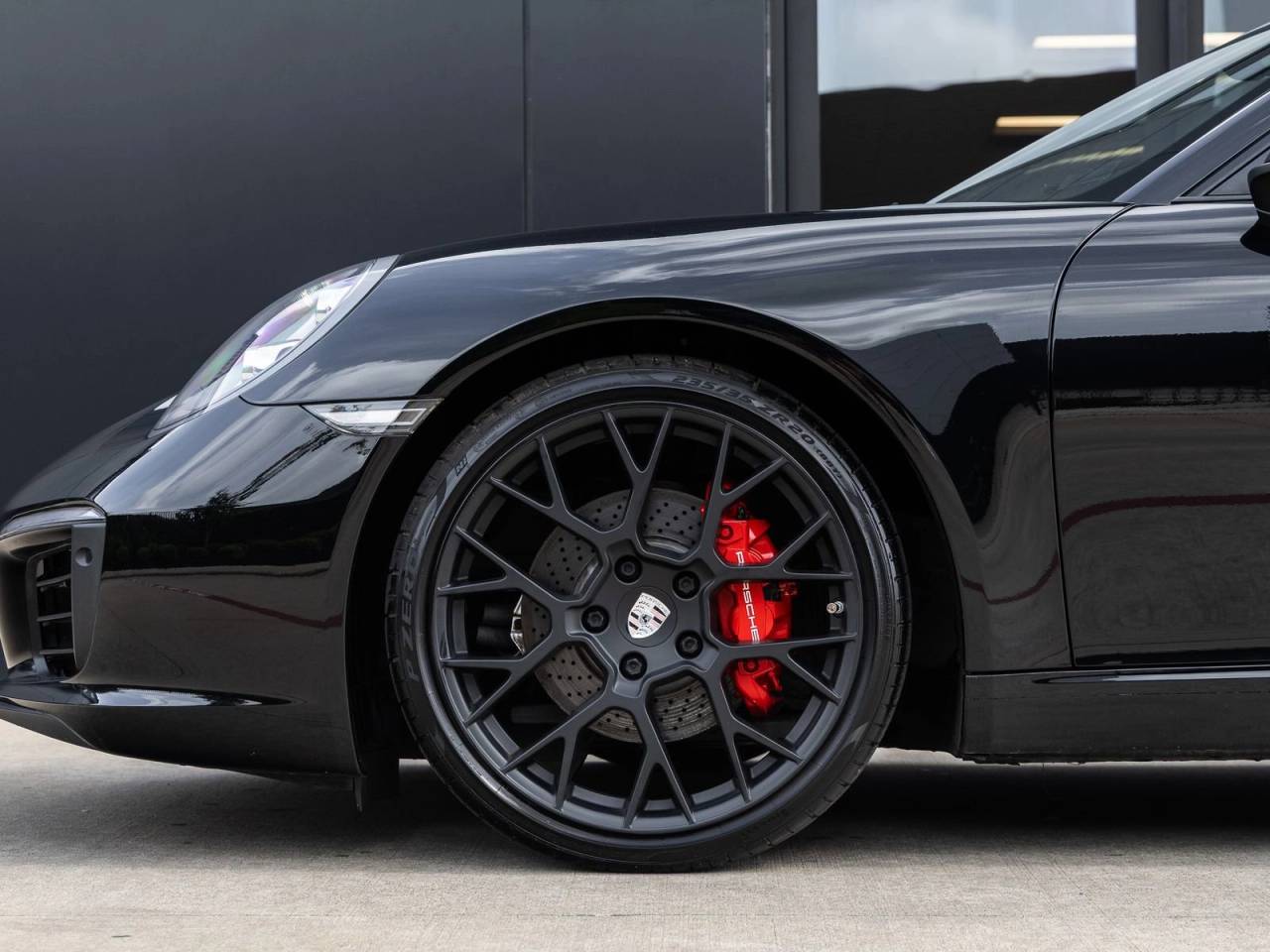 2019 Porsche 911 Carrera