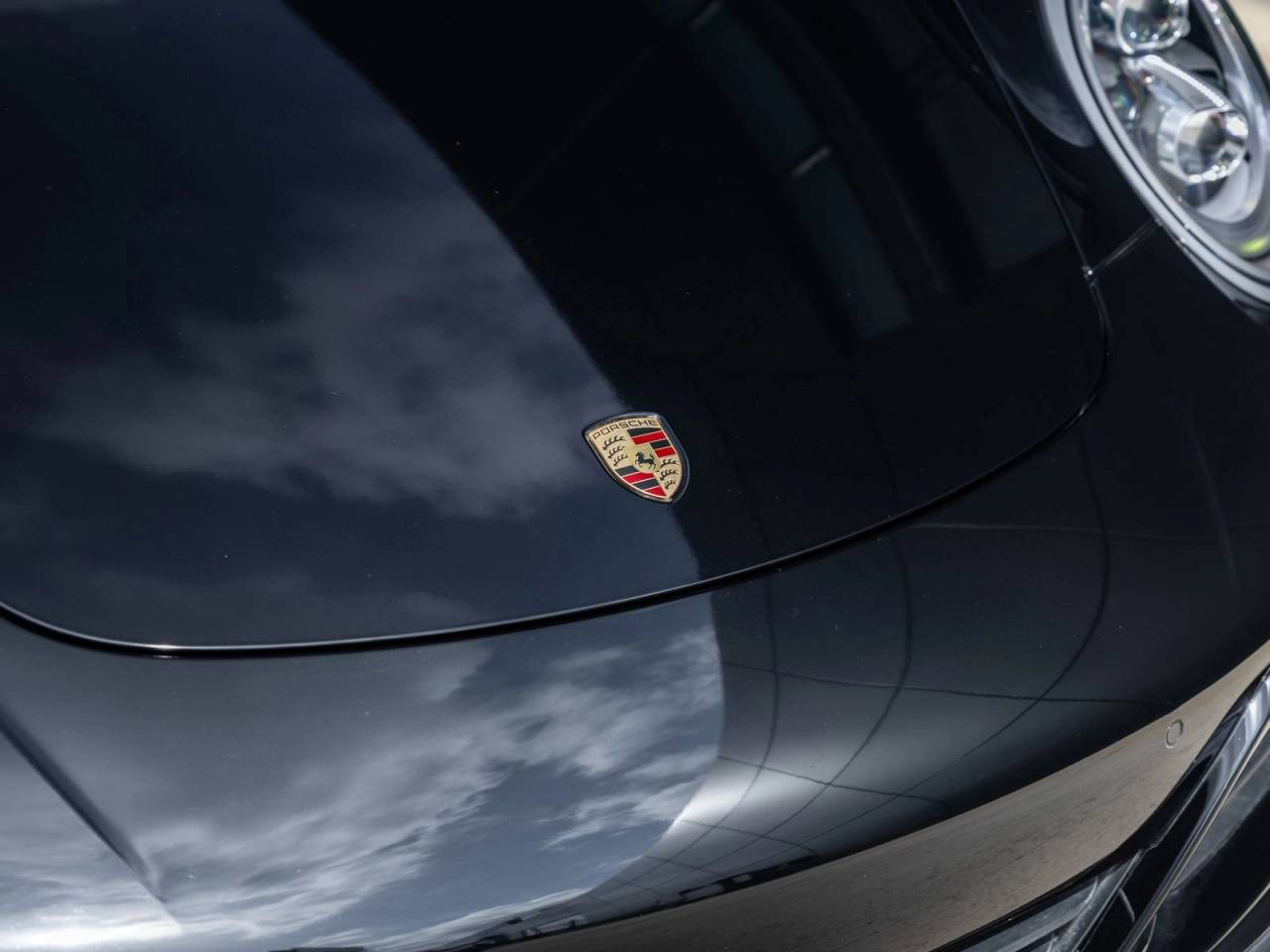 2019 Porsche 911 Carrera