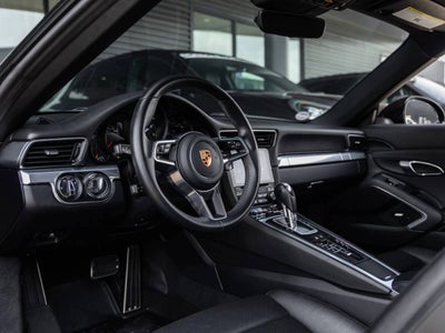 2019 Porsche 911 Carrera