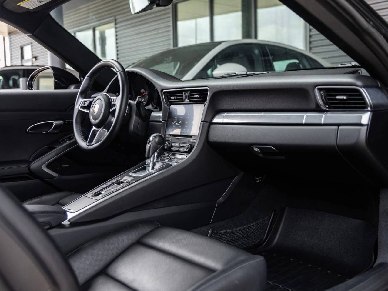 2019 Porsche 911 Carrera