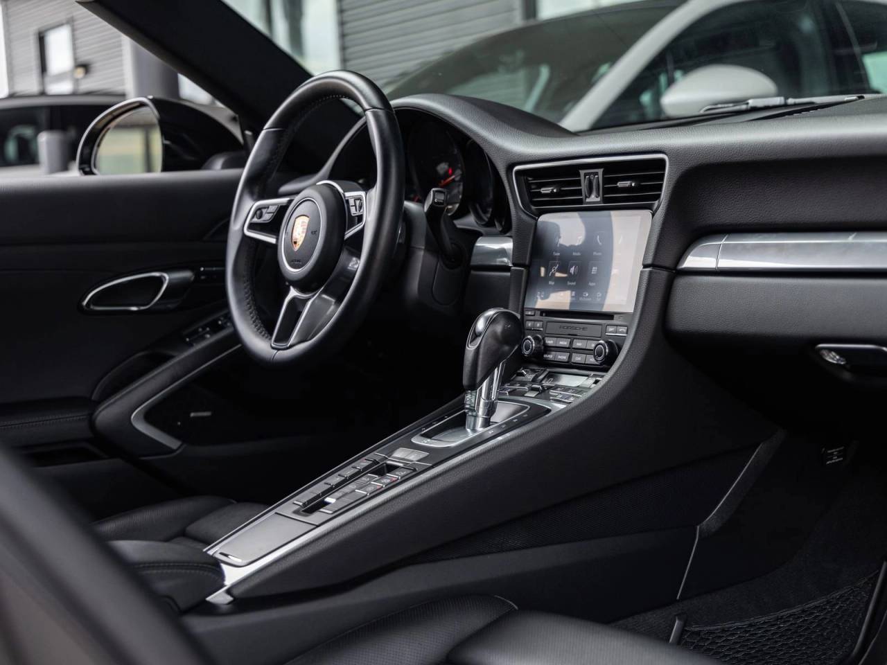 2019 Porsche 911 Carrera