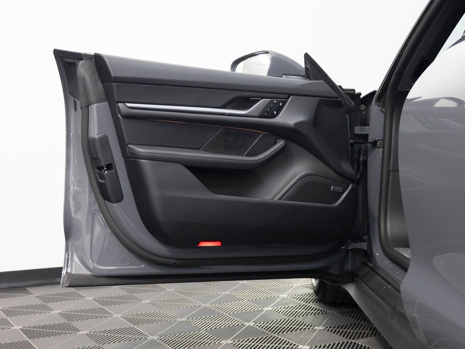 2026 Porsche Taycan 4