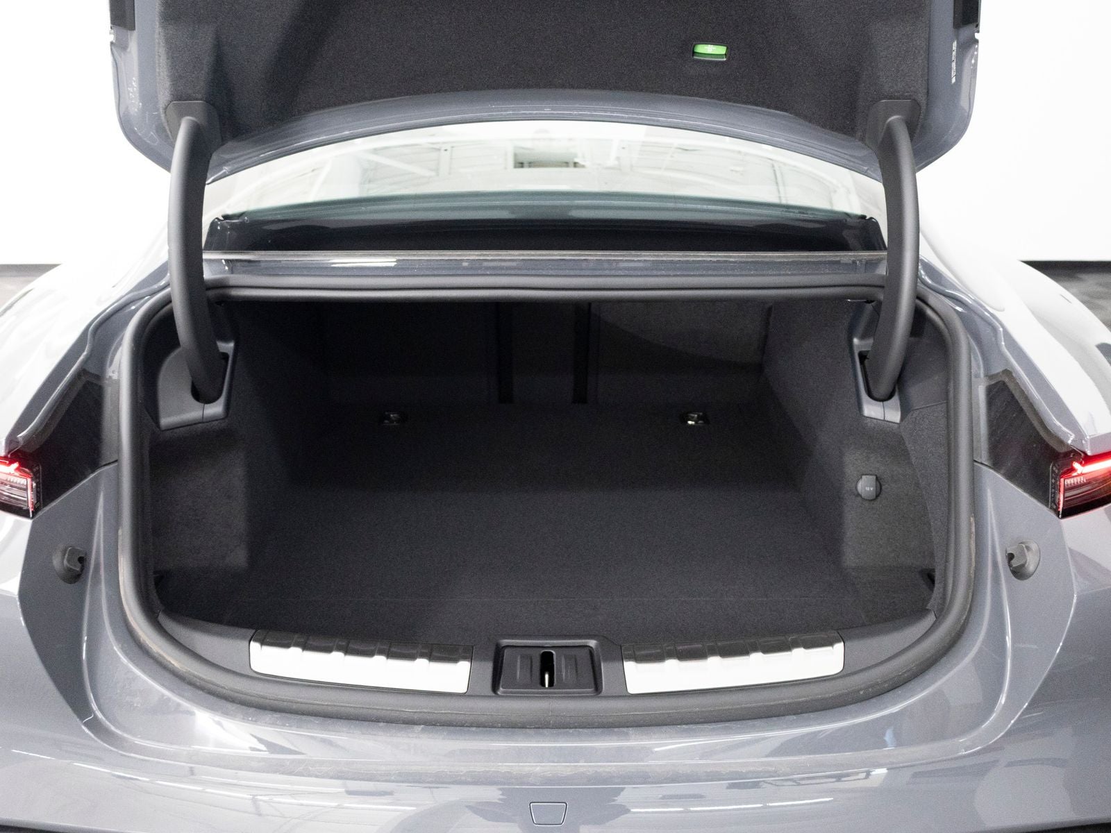 2026 Porsche Taycan 4