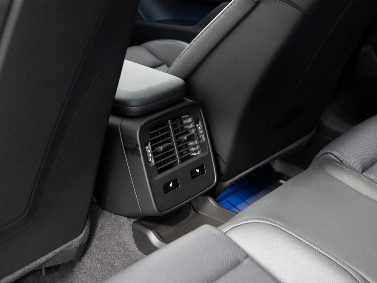 2026 Porsche Taycan 4