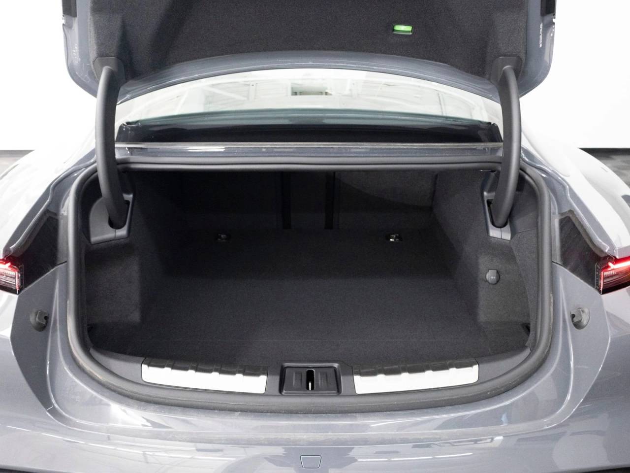 2026 Porsche Taycan 4