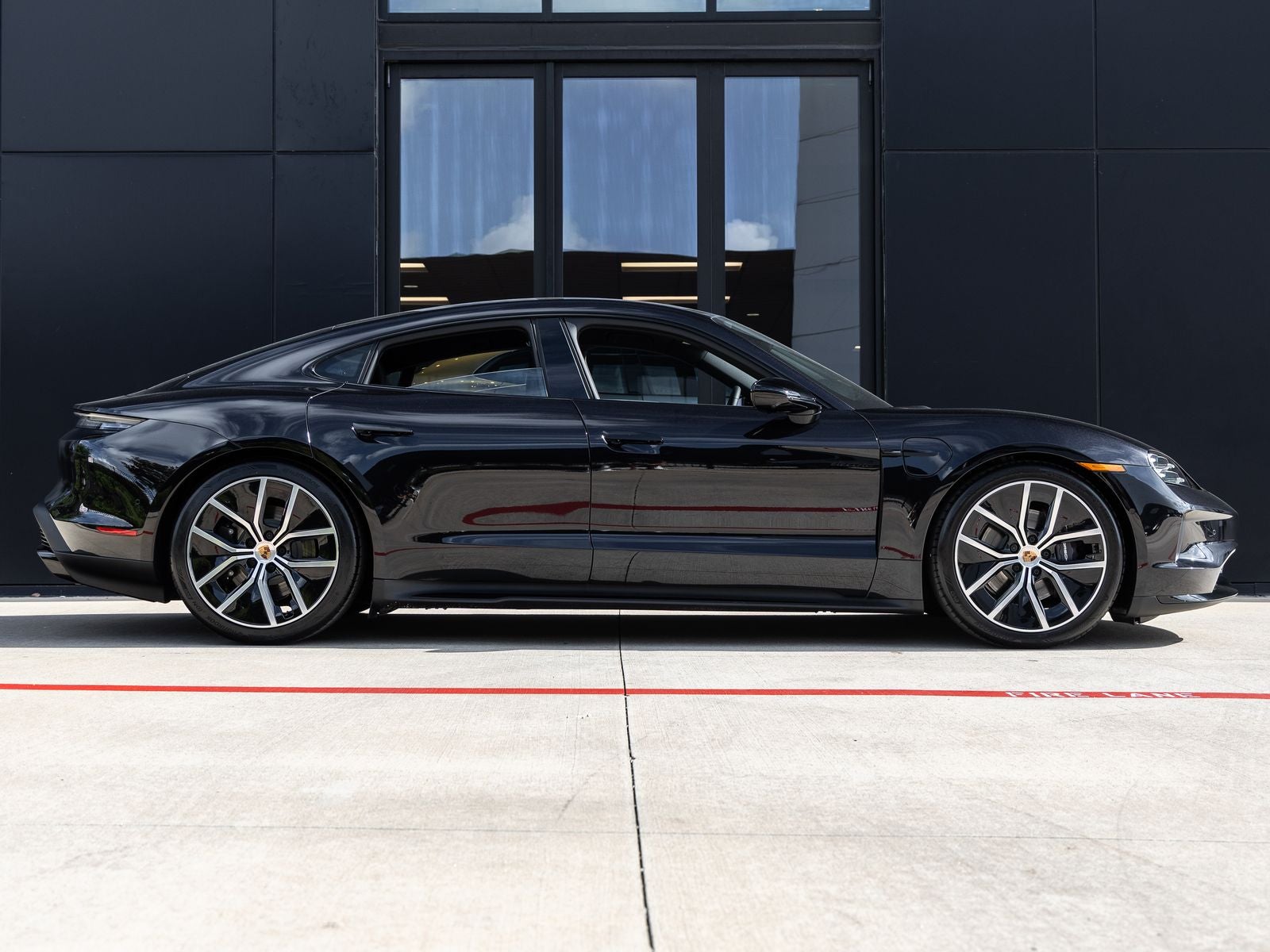 2026 Porsche Taycan 4 Black Edition