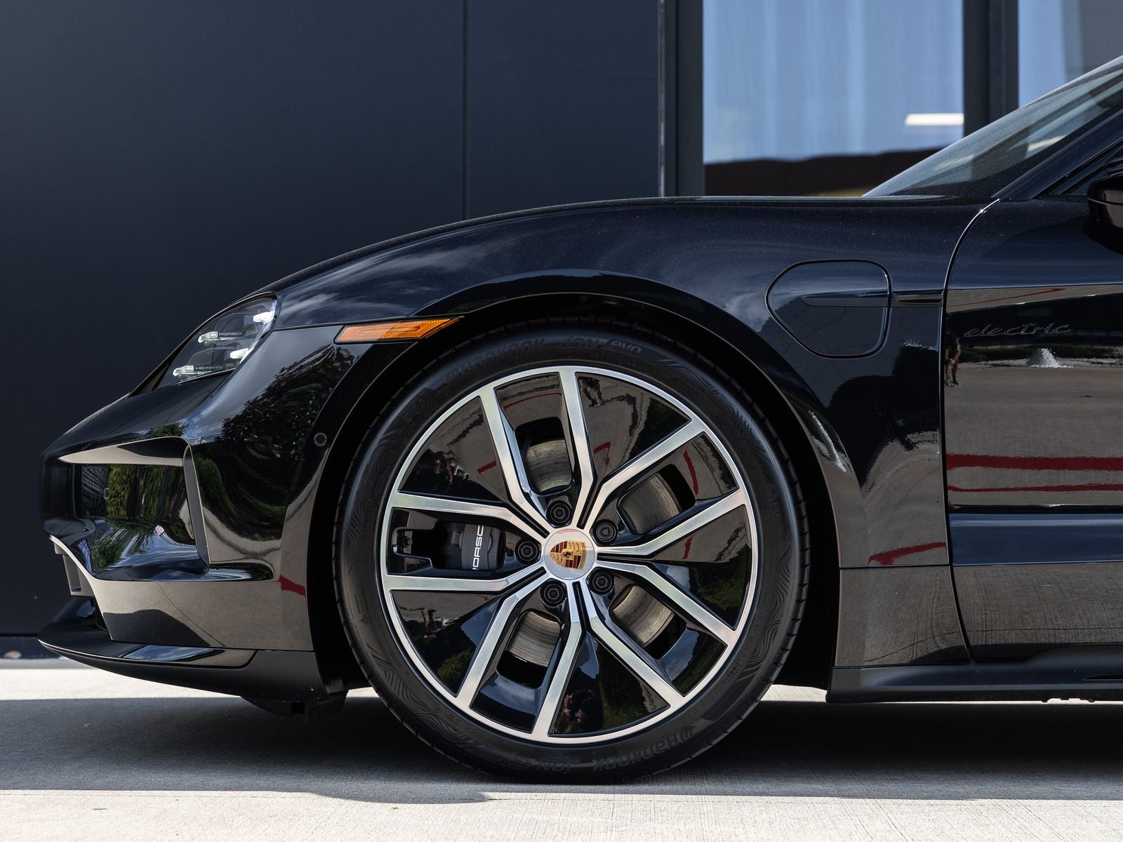 2026 Porsche Taycan 4 Black Edition