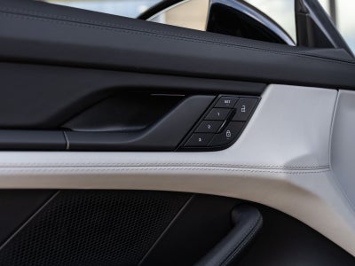 2026 Porsche Taycan 4 Black Edition