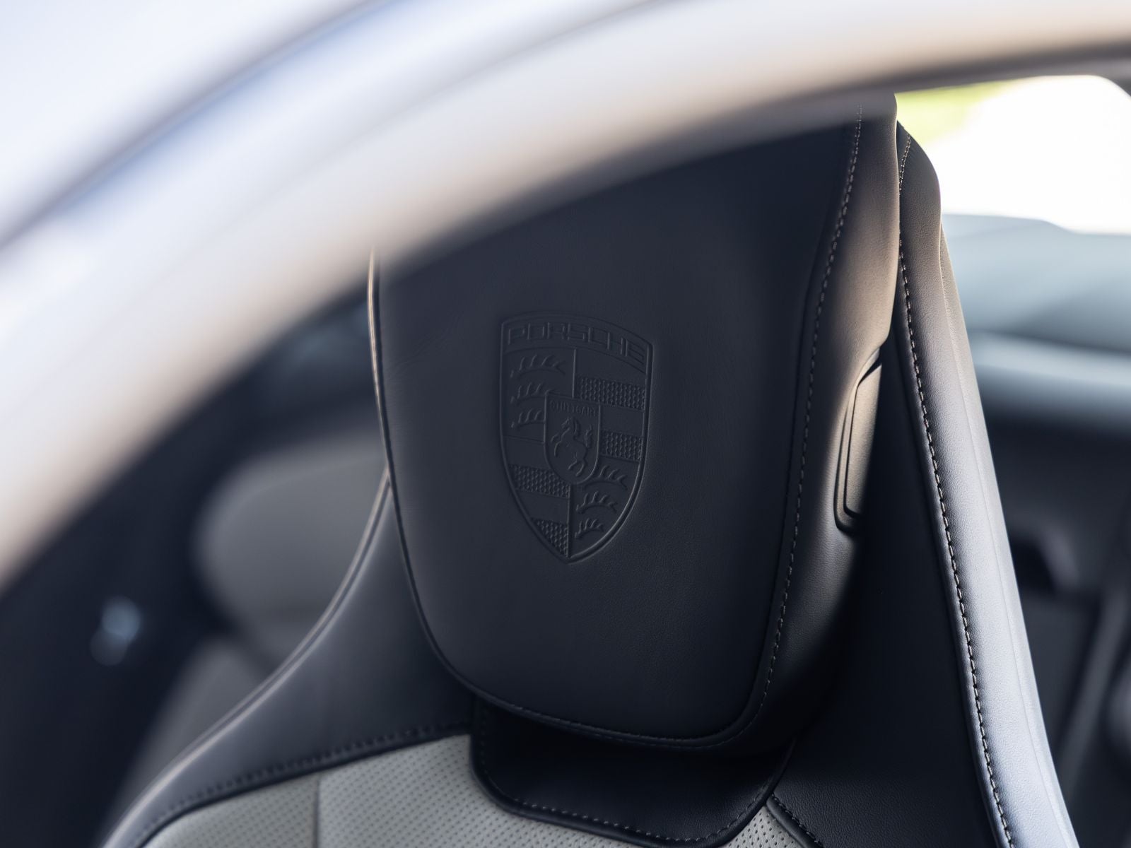 2026 Porsche Taycan 4 Black Edition