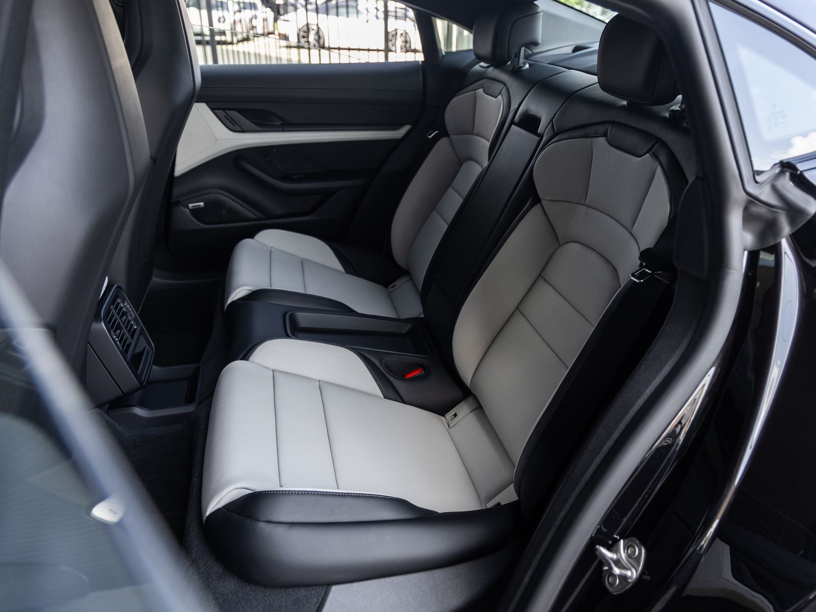 2026 Porsche Taycan 4 Black Edition