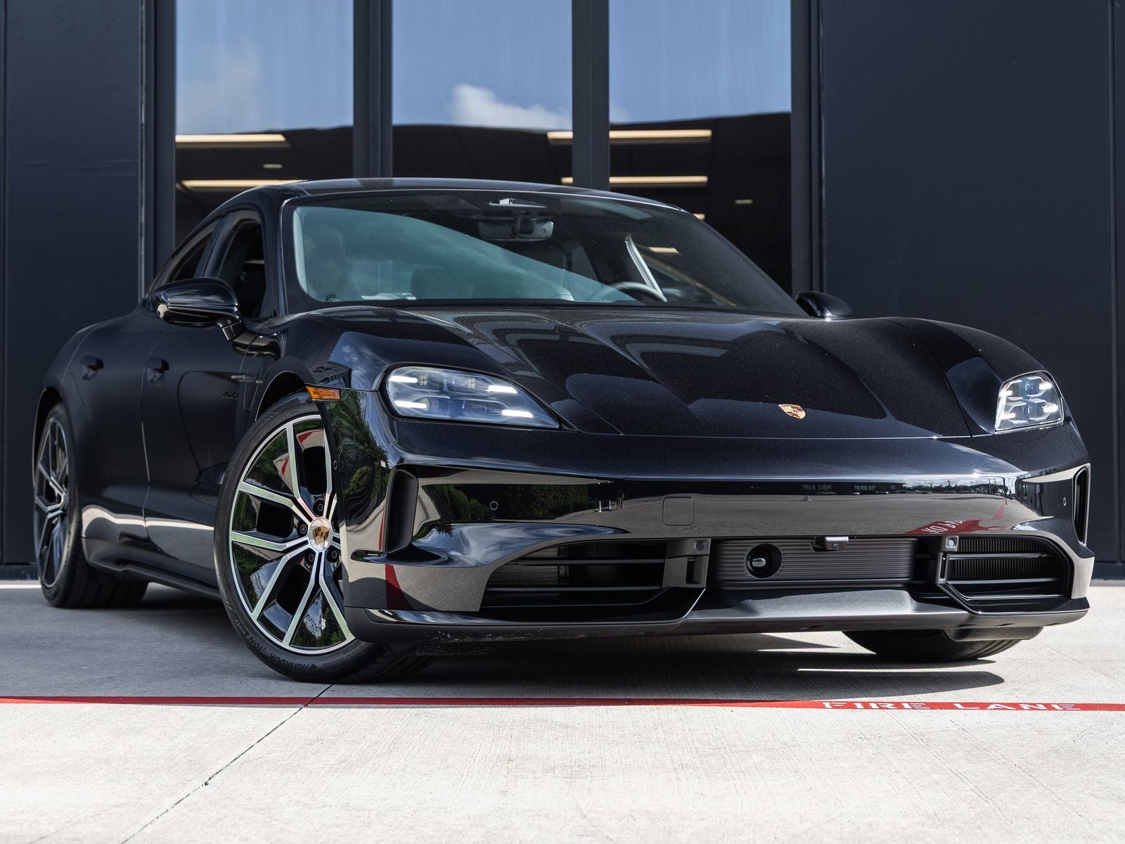 2026 Porsche Taycan 4 Black Edition