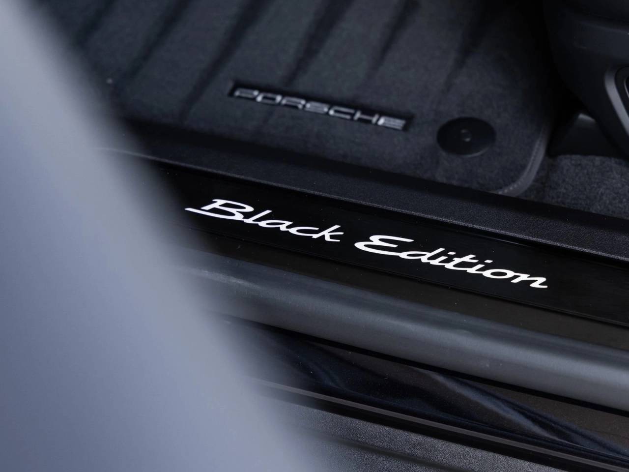 2026 Porsche Taycan Taycan 4 Black Edition