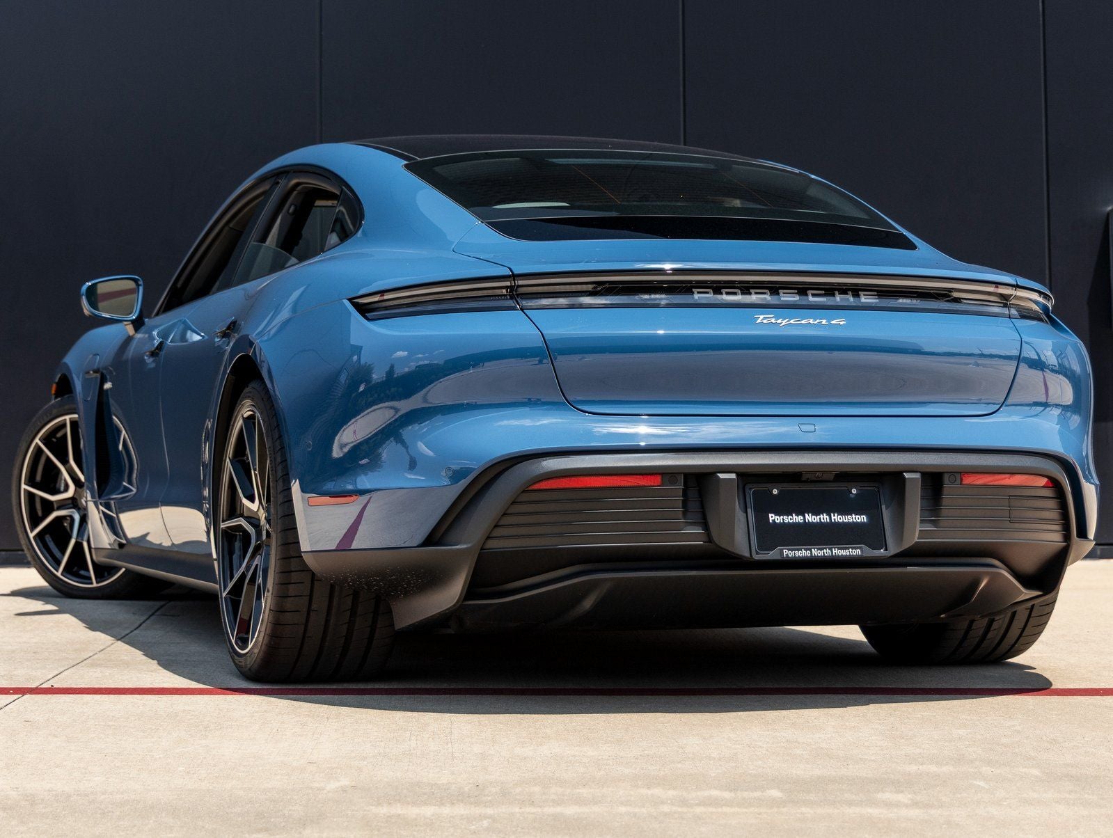 2025 Porsche Taycan 4