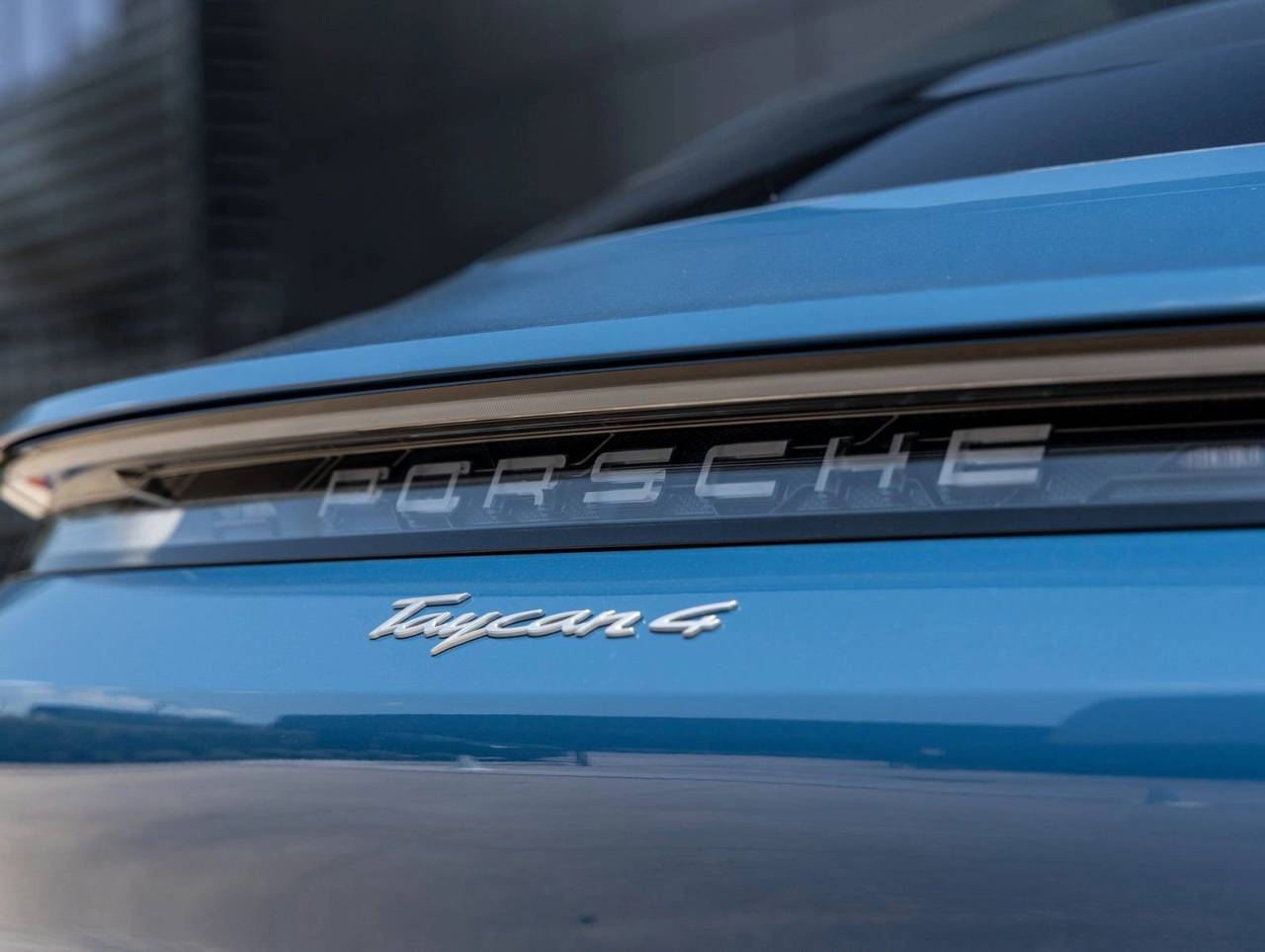 2025 Porsche Taycan 4