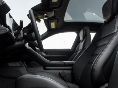 2026 Porsche Taycan 4
