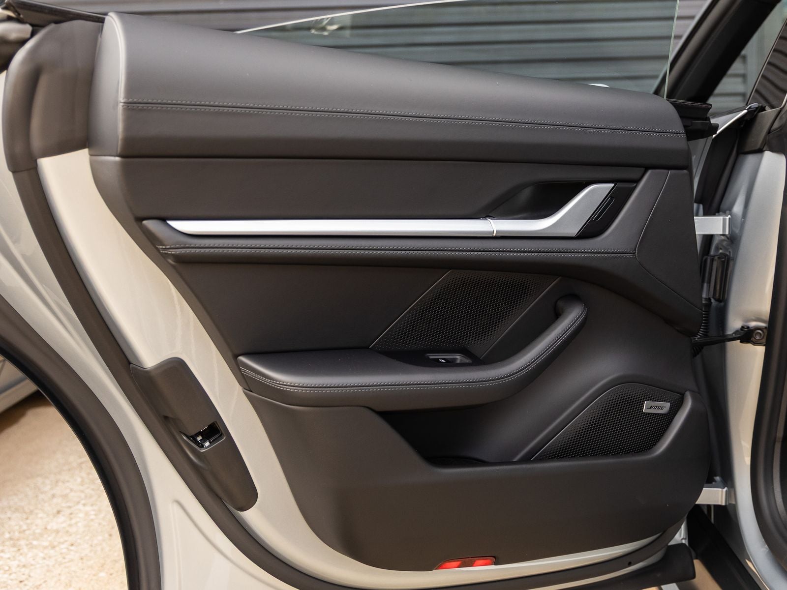 2026 Porsche Taycan 4 Black Edition