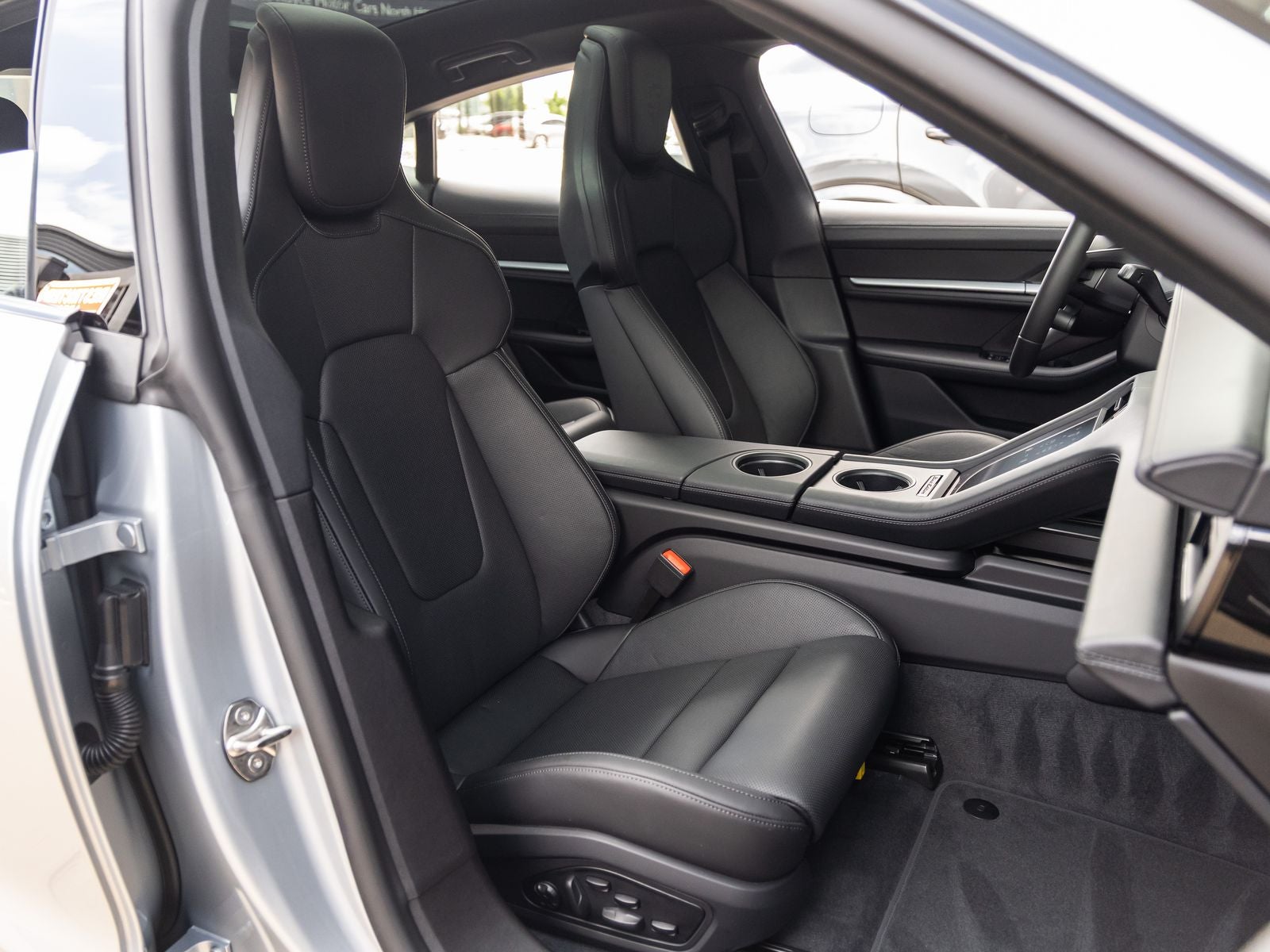 2026 Porsche Taycan 4 Black Edition