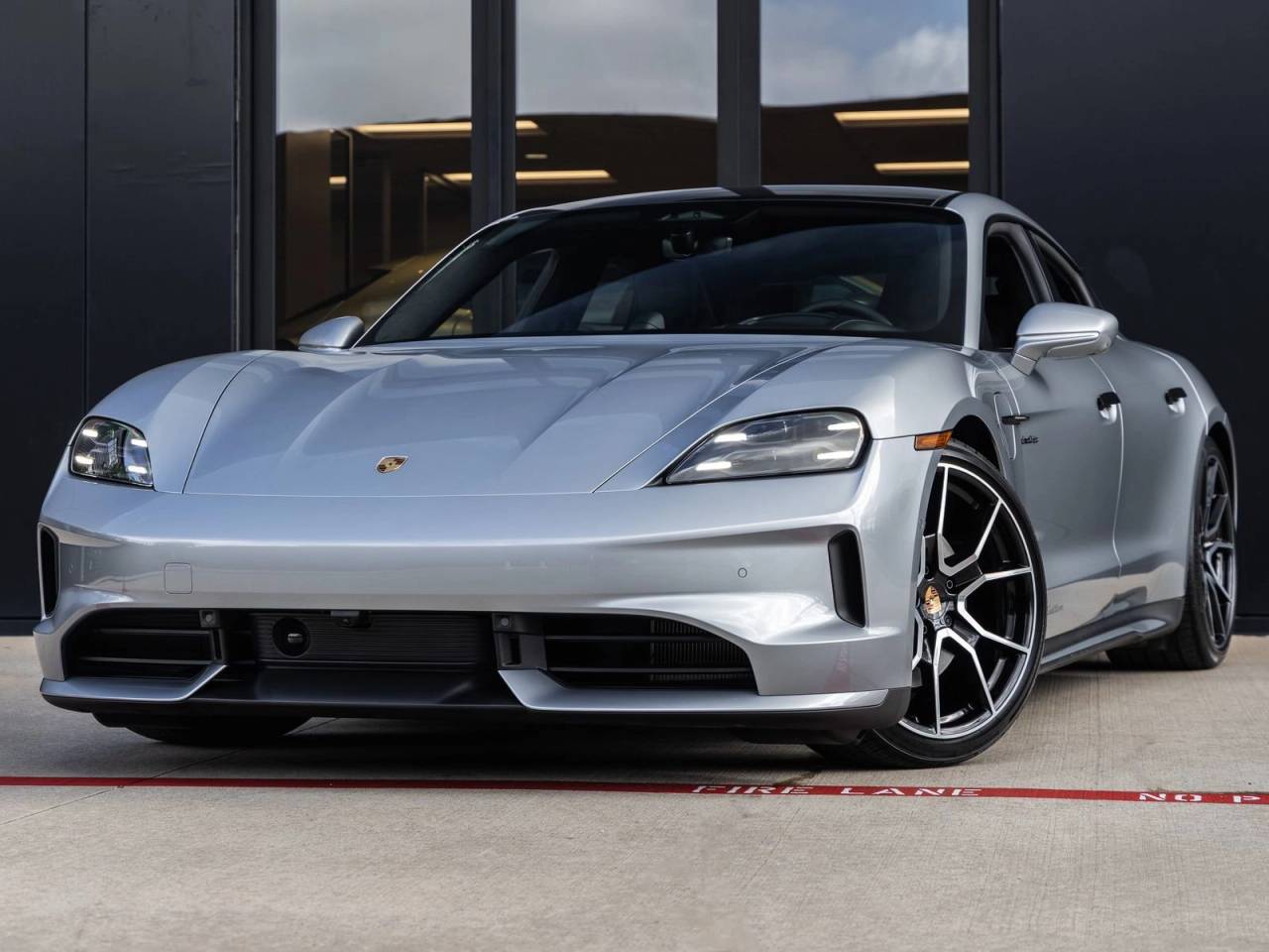 2026 Porsche Taycan 4 Black Edition