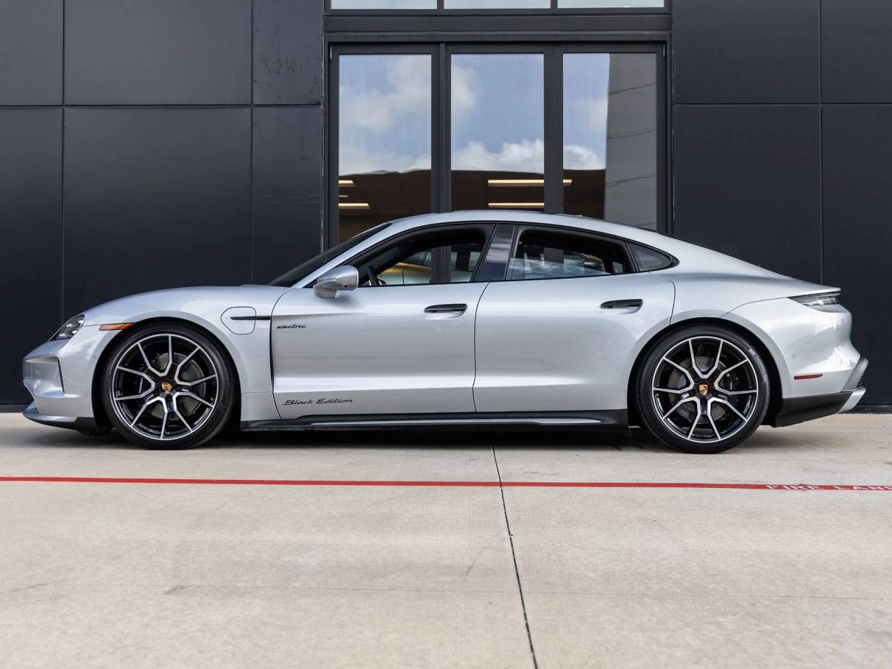 2026 Porsche Taycan 4 Black Edition