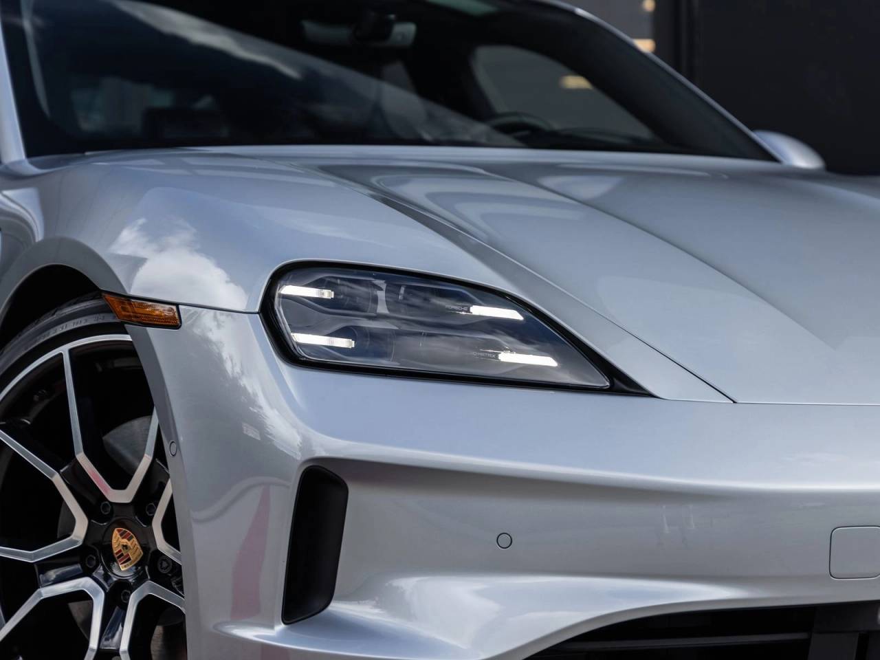 2026 Porsche Taycan 4 Black Edition