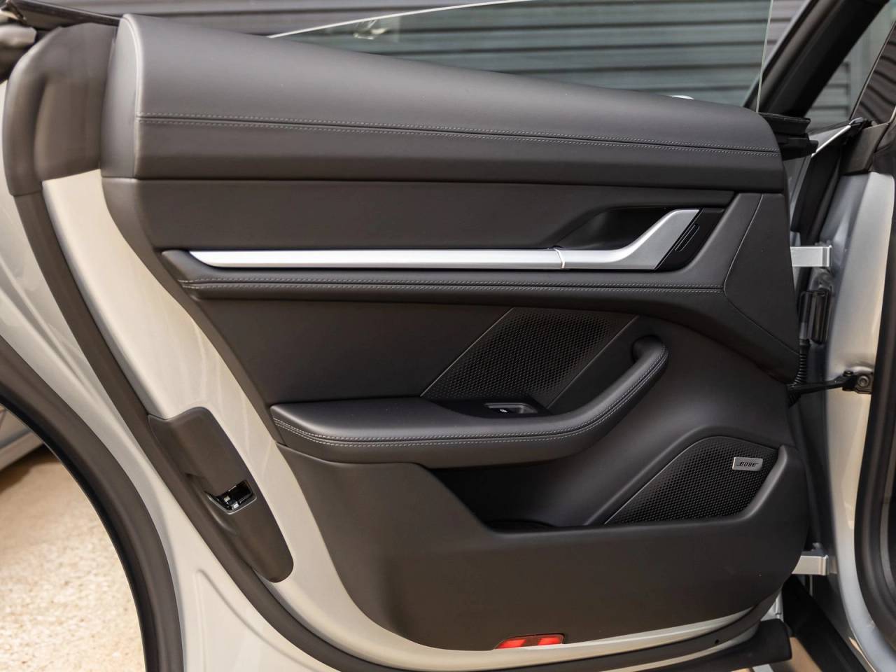 2026 Porsche Taycan 4 Black Edition